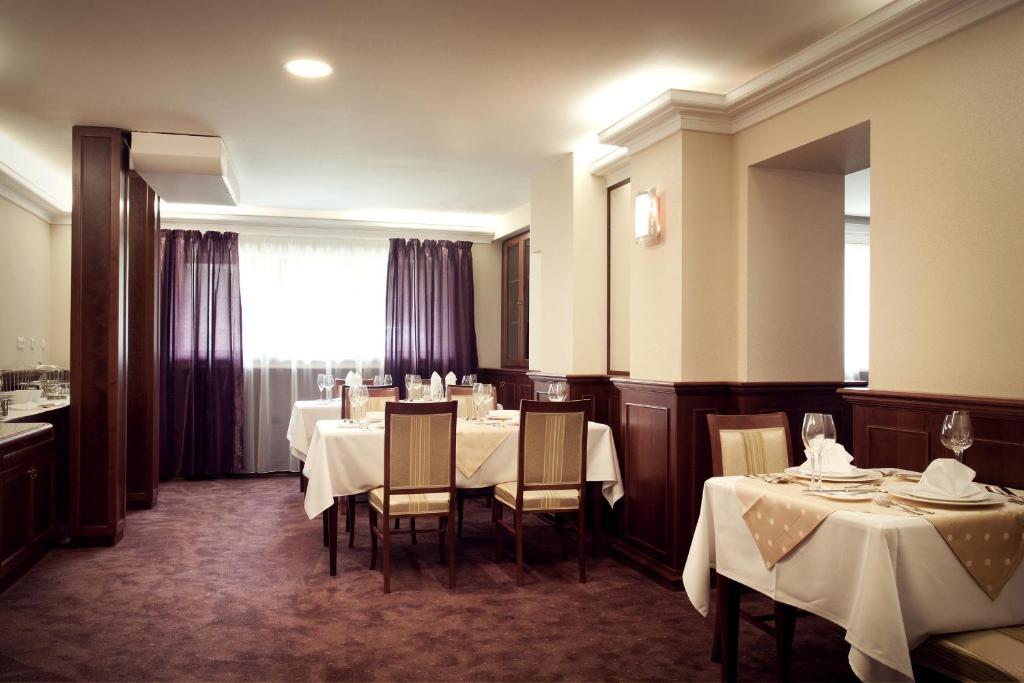 Hotel Park Avenue **** Piest'any Extérieur photo